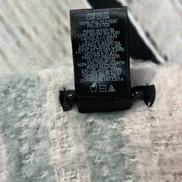 Anthropologie Soft Multicolor Knit Scarf - Picture 4 of 7